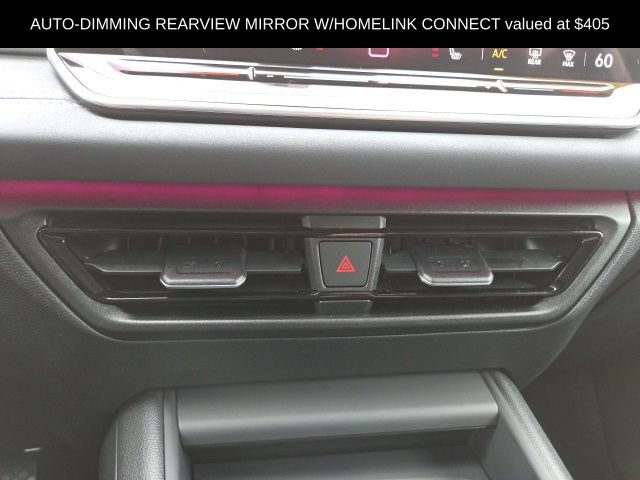 Used 2025 Volkswagen Tiguan SE AWD/4WD image 16