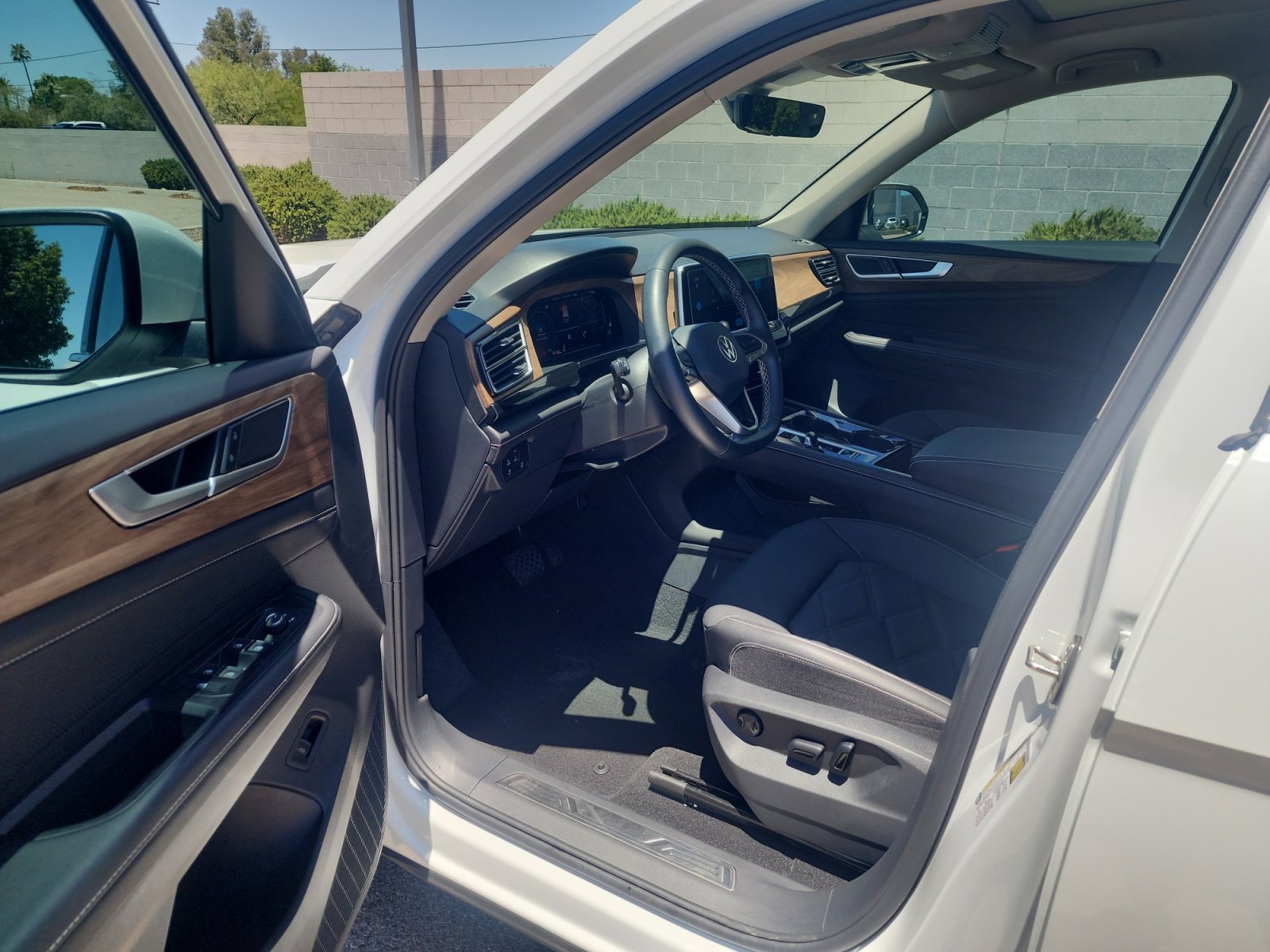 Certified 2026 Volkswagen Atlas SE w/ Panoramic Sunroof Package AWD/4WD image 14