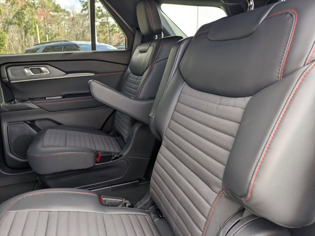 New 2026 Ford Explorer ST-Line w/ ST-Line Street Pack RWD image 16