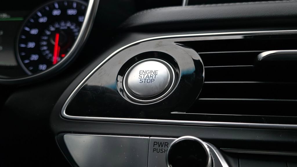 Used 2019 Genesis G70 2.0T Advanced w/ Elite Package image 36