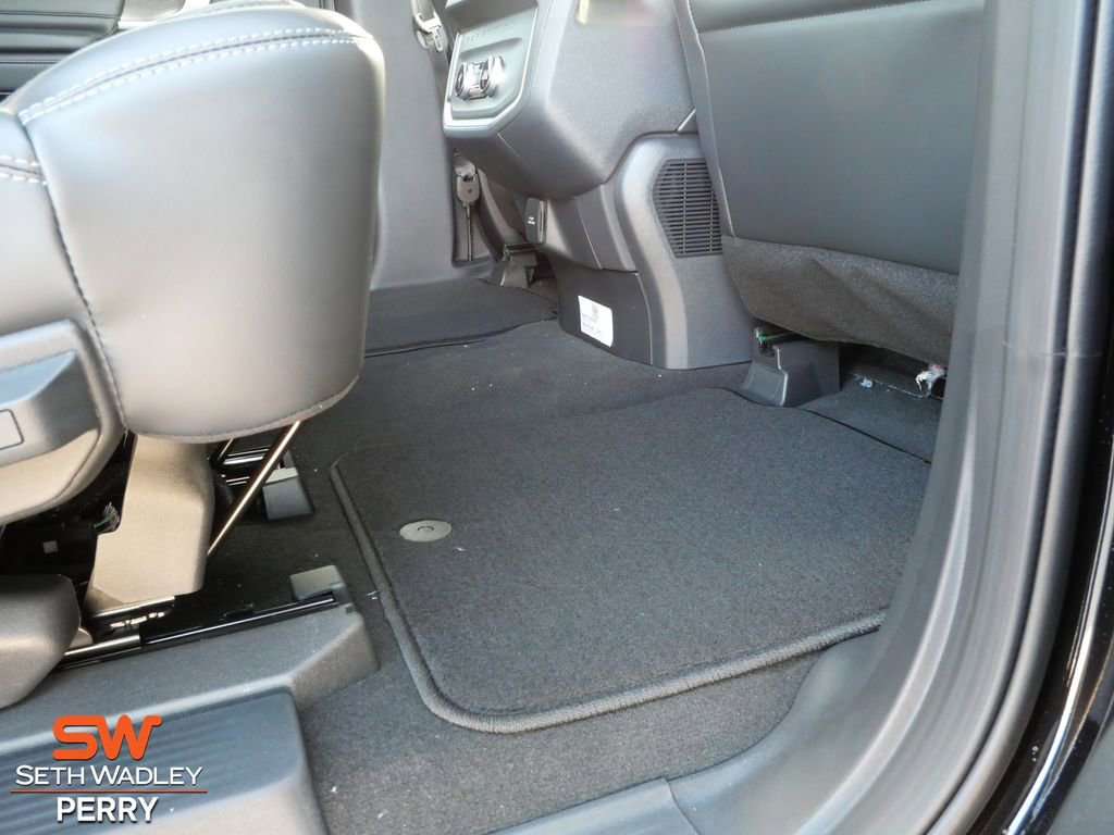 New 2025 Ford Expedition Max Platinum w/ Stealth Appearance Package image 11