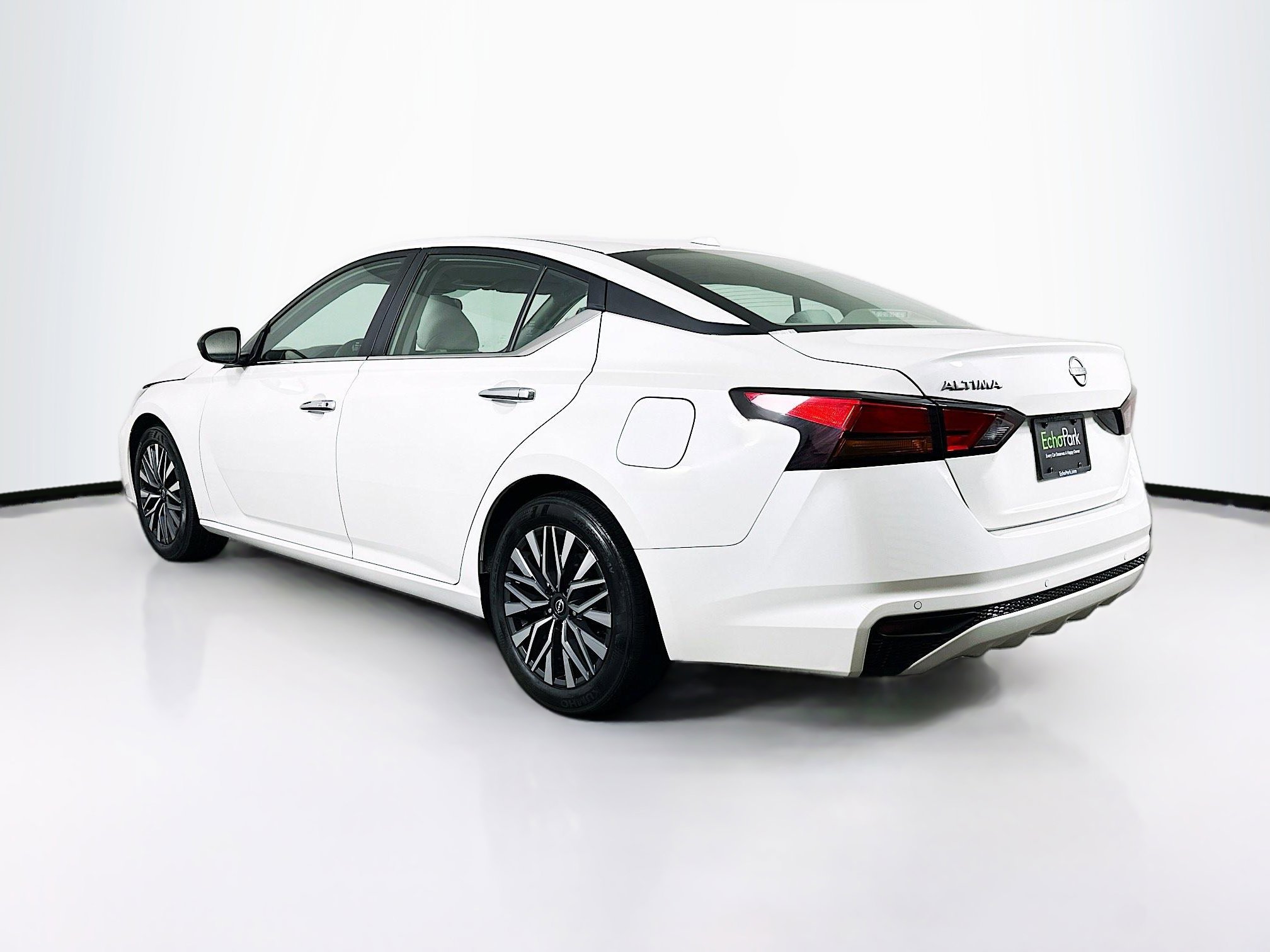 Used 2025 Nissan Altima 2.5 SV image 5