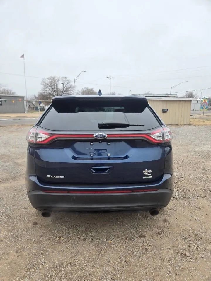 Used 2017 Ford Edge SE w/ Cargo Accessory Package FWD image 4