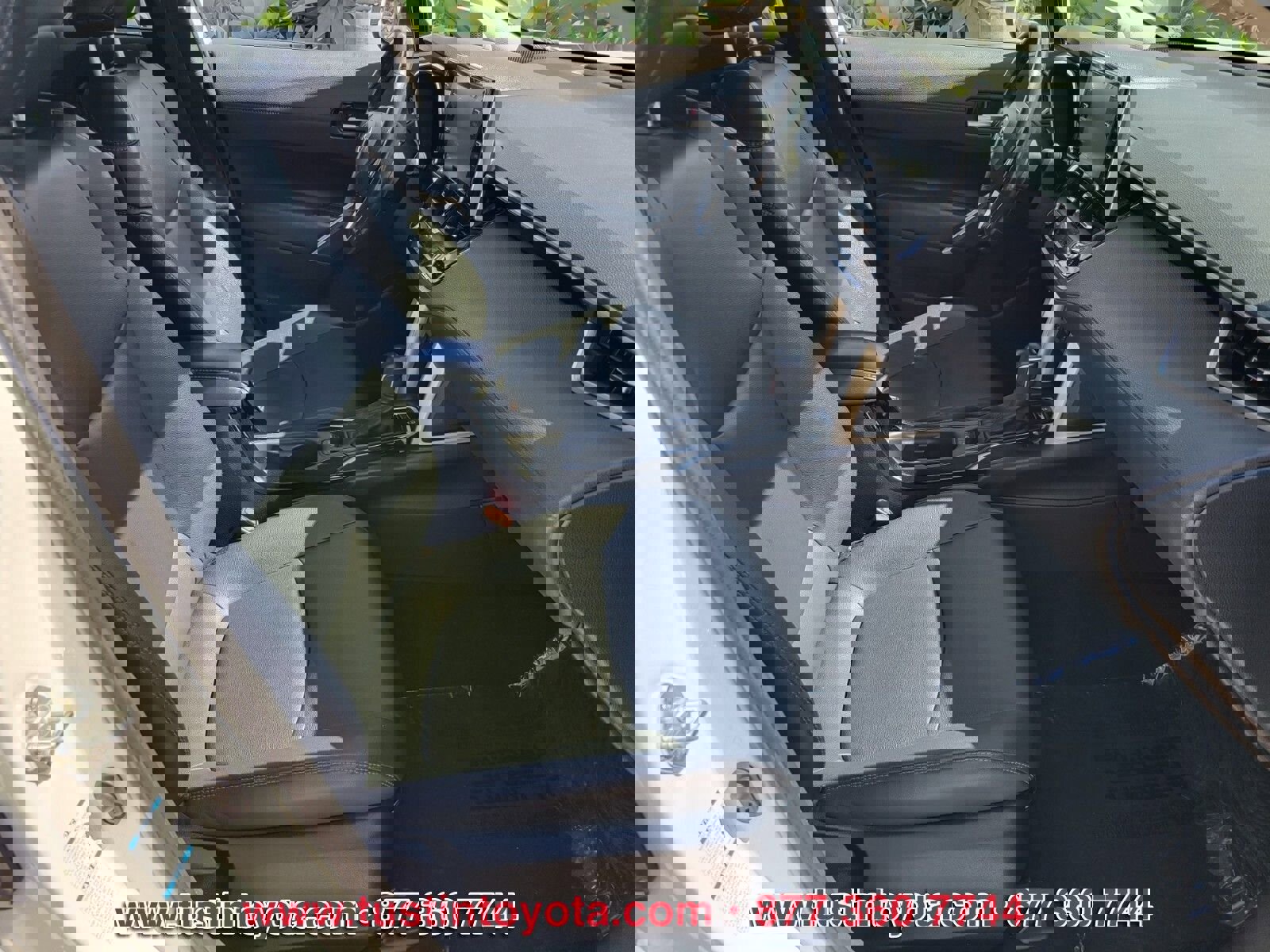 Certified 2022 Toyota Corolla Cross XLE w/ Convenience Package image 15