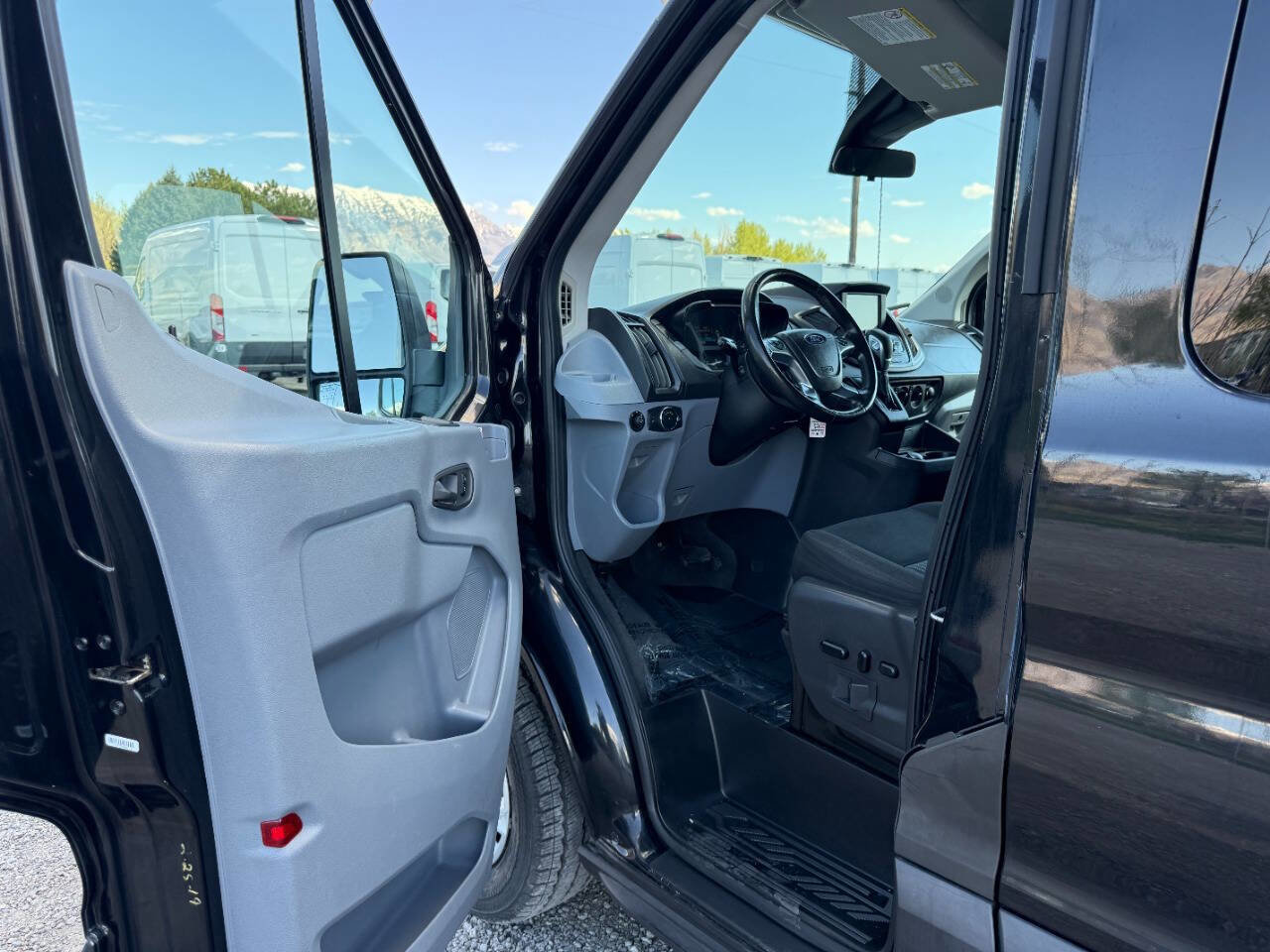 Used 2019 Ford Transit 350 XLT RWD image 14