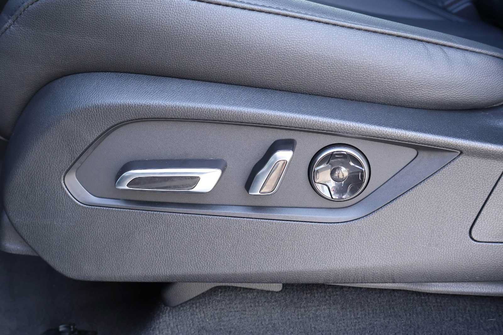 Certified 2025 Acura MDX FWD image 24