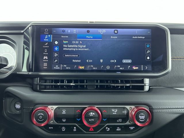 Used 2025 Jeep Gladiator Mojave w/ Safety Group image 13