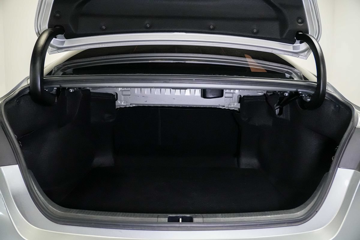 Used 2021 Toyota Camry SE FWD image 19
