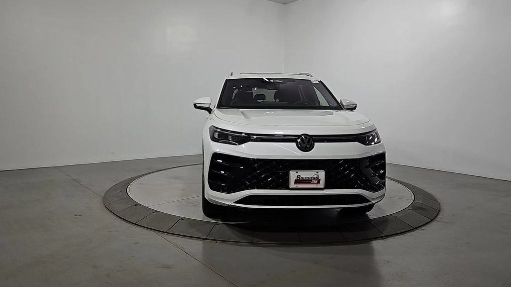 New 2026 Volkswagen Tiguan SEL R-Line AWD/4WD image 8