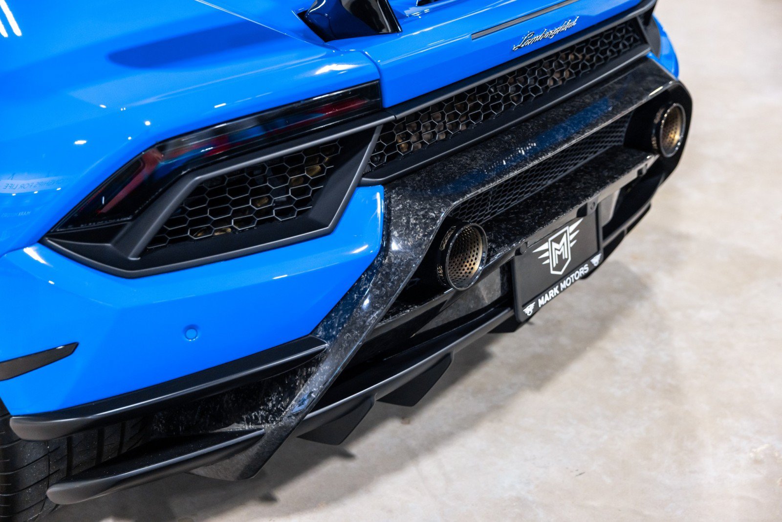 Used 2018 Lamborghini Huracan Performante AWD/4WD image 16
