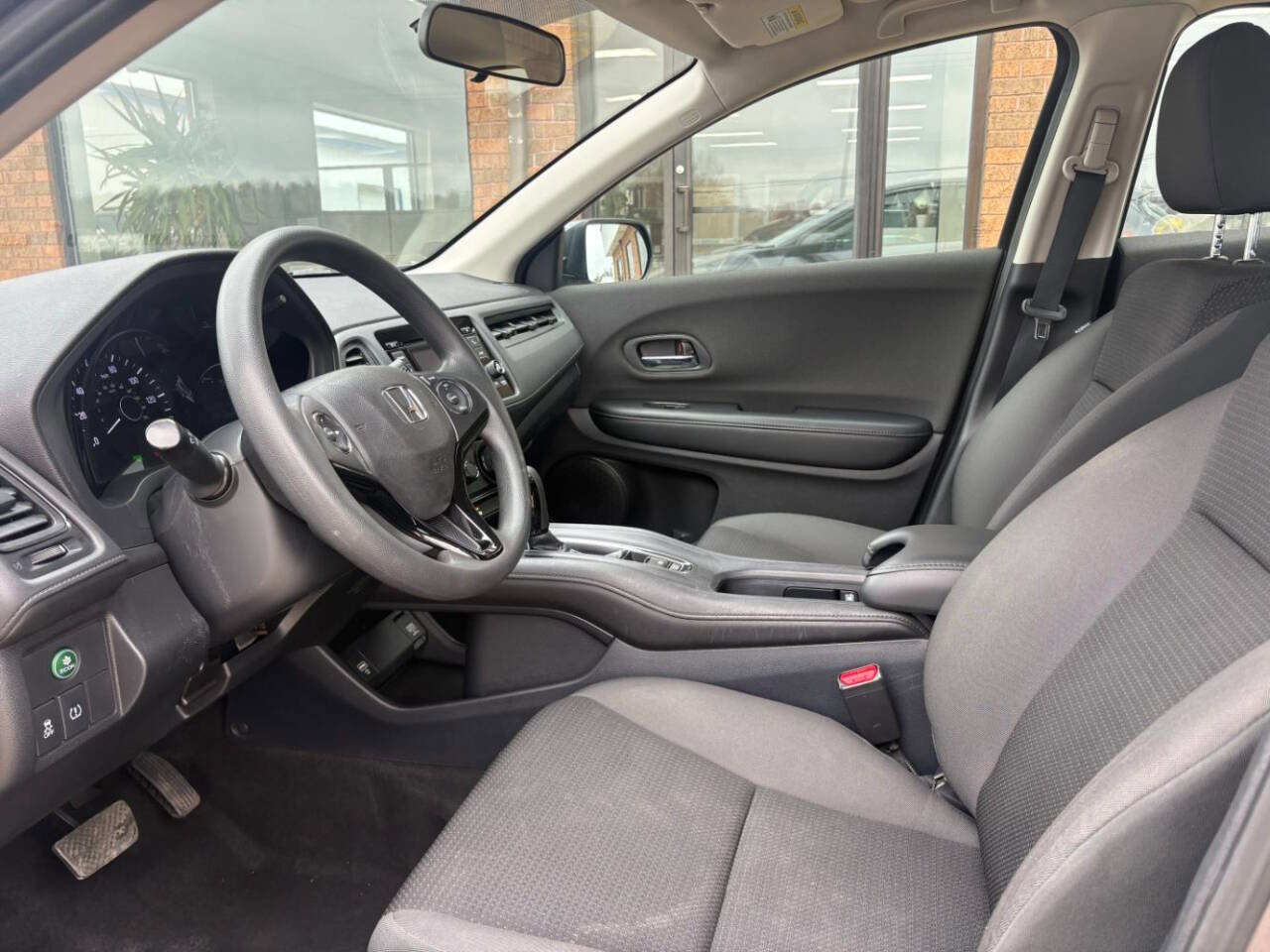 Used 2020 Honda HR-V LX image 12