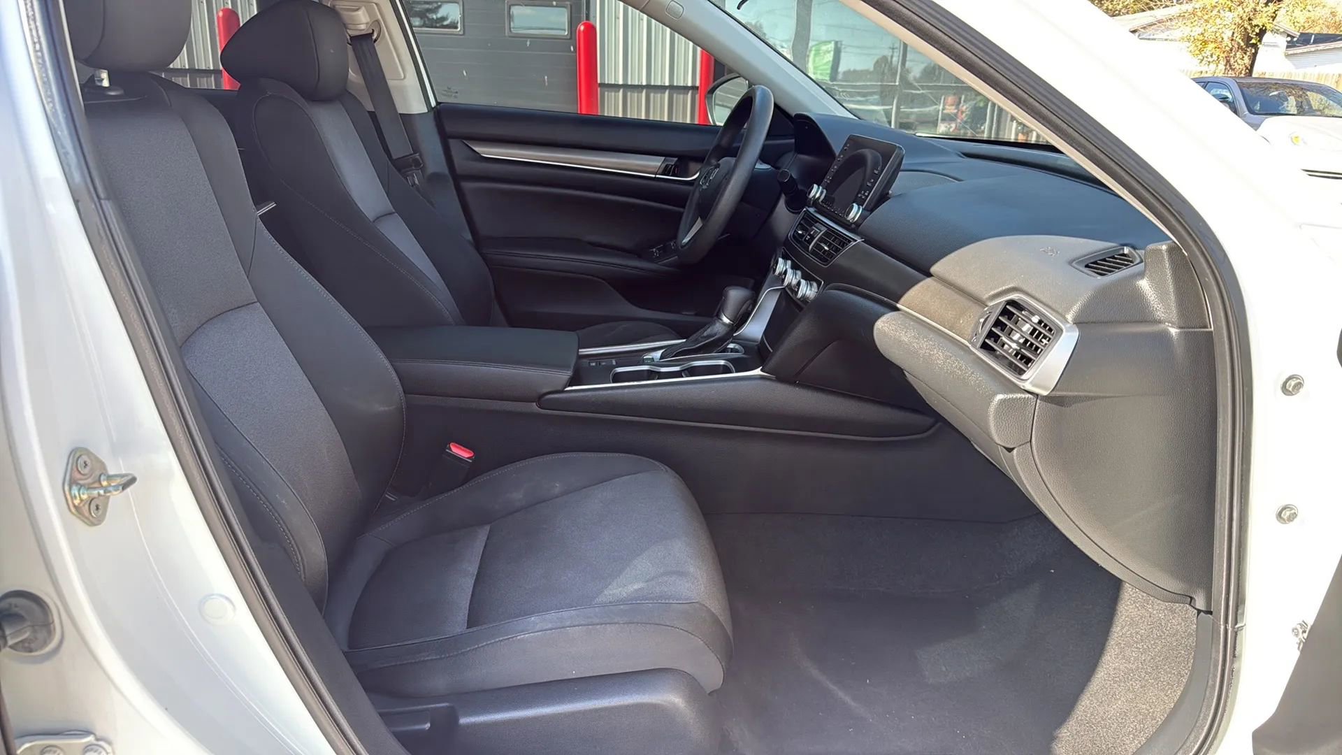 Used 2019 Honda Accord LX image 24