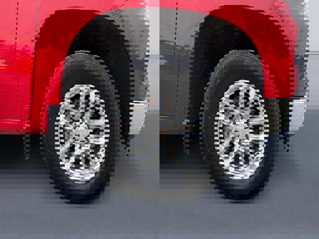 Used 2024 Chevrolet Silverado 1500 LT image 9