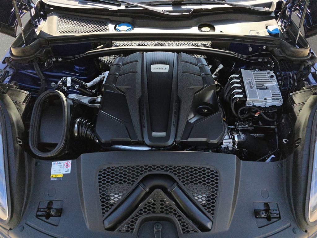 Used 2023 Porsche Macan S AWD/4WD image 34