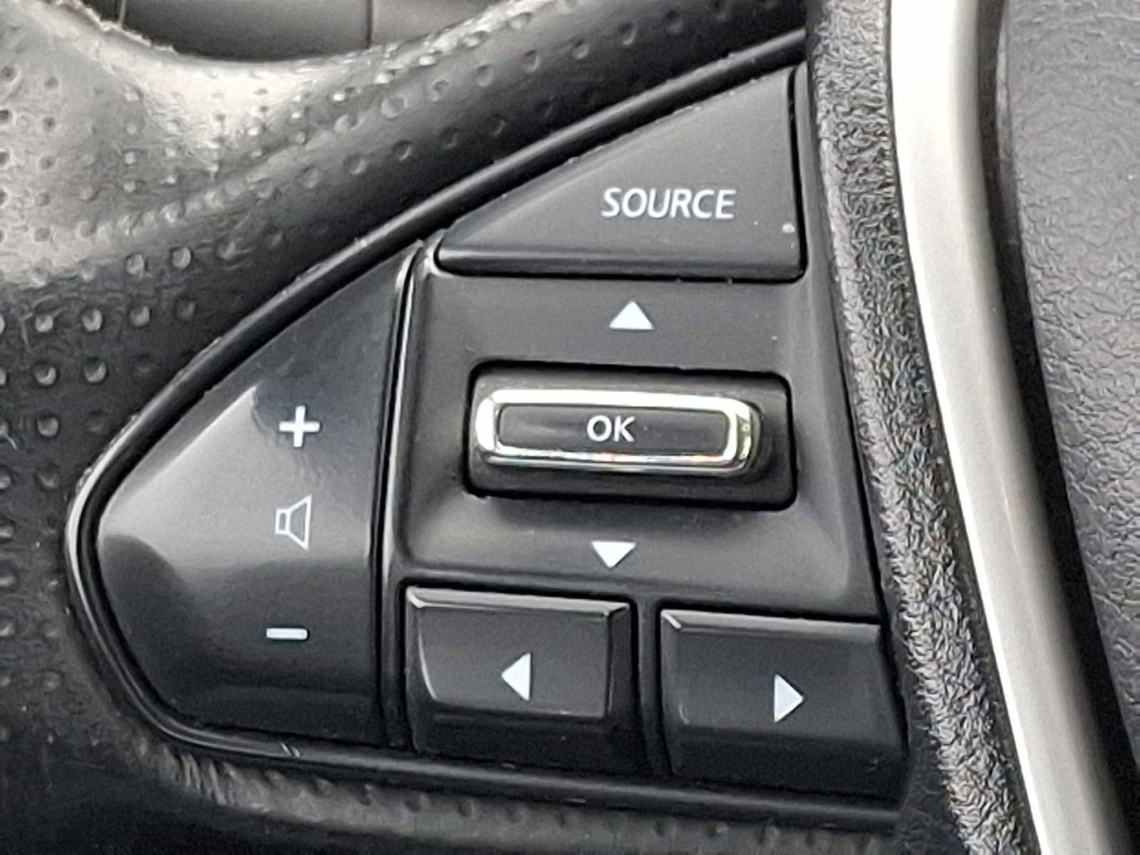 Used 2018 Nissan Maxima 3.5 SL image 22