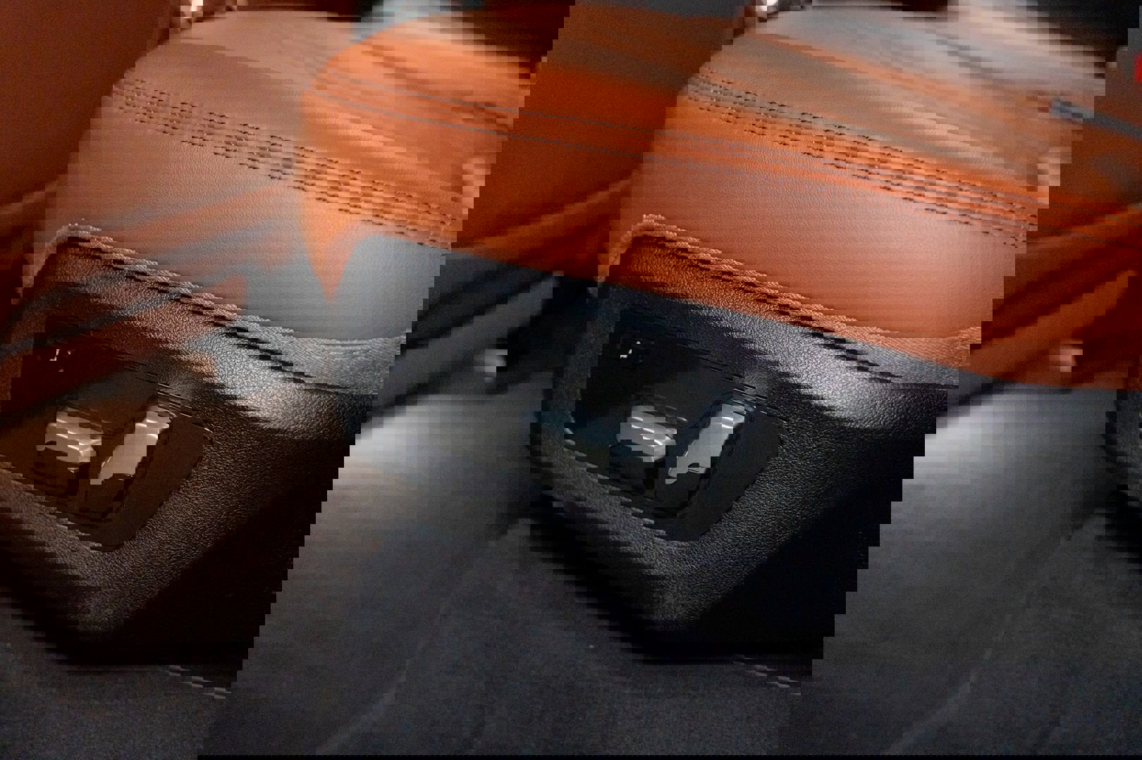 Used 2023 BMW X7 M60i image 32