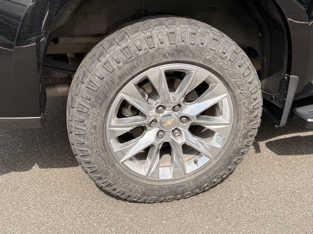 Used 2019 Chevrolet Silverado 1500 LTZ w/ LTZ Premium Package AWD/4WD image 10