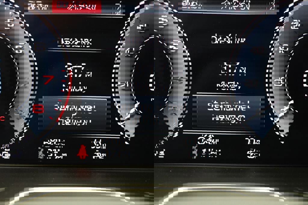 Used 2024 Audi Q5 e Premium Plus w/ Premium Plus Package image 17