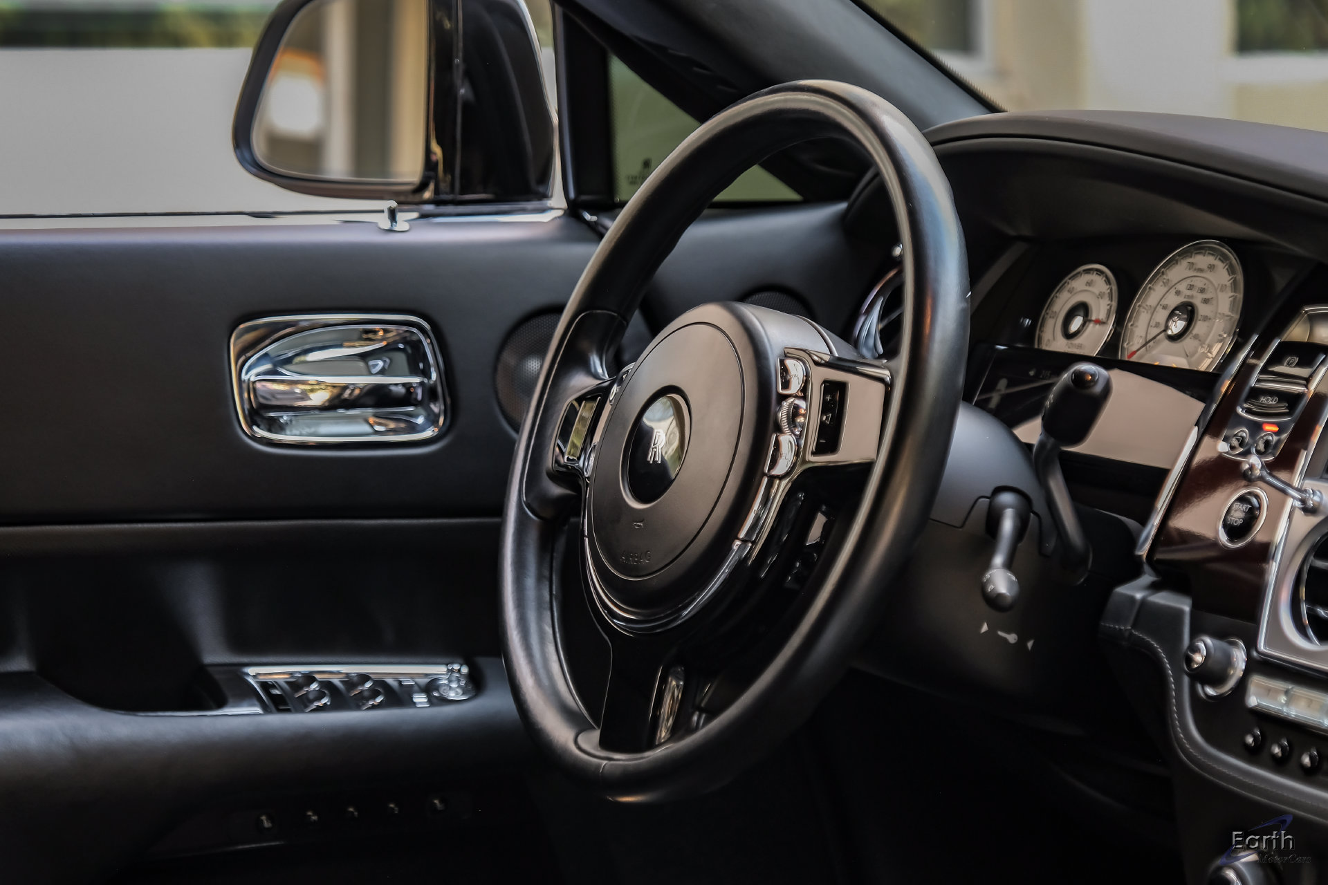 Used 2016 Rolls-Royce Wraith RWD image 52