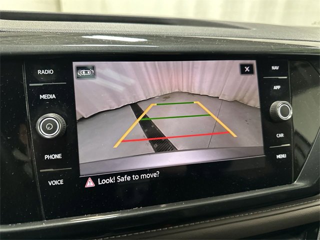 Used 2022 Volkswagen Taos SEL image 12