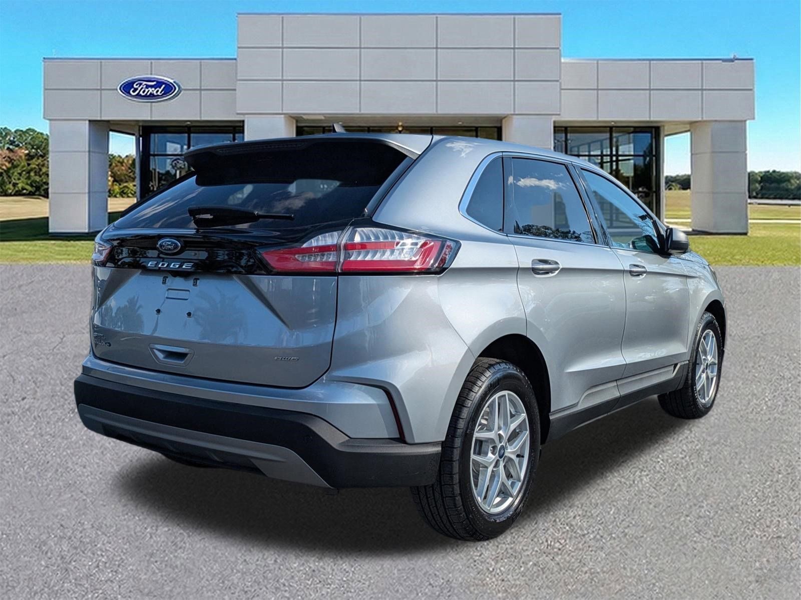 Certified 2022 Ford Edge SEL w/ Convenience Package image 4