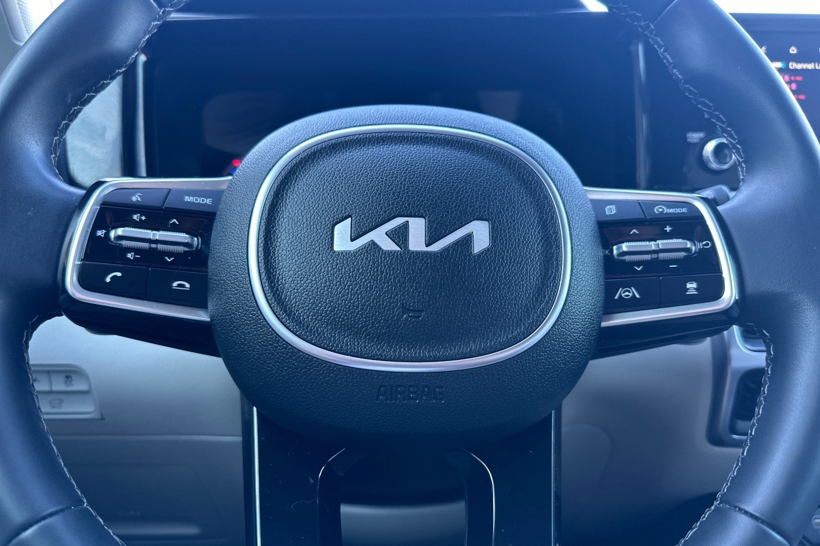 Used 2023 Kia Sorento EX image 26