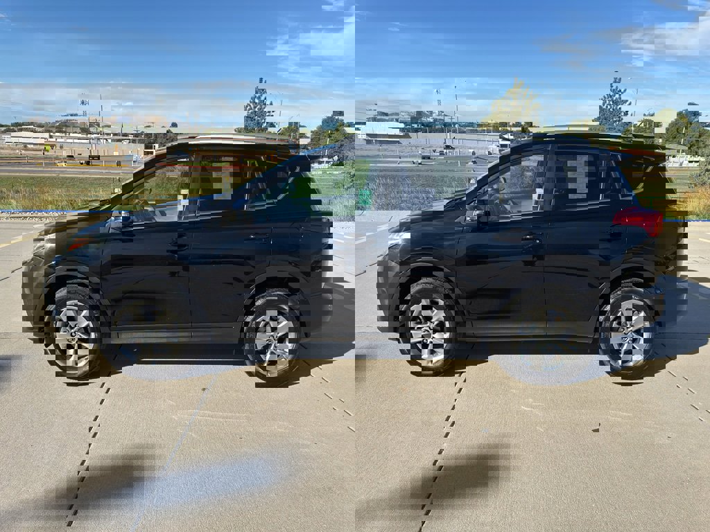 Used 2015 Toyota RAV4 XLE image 2