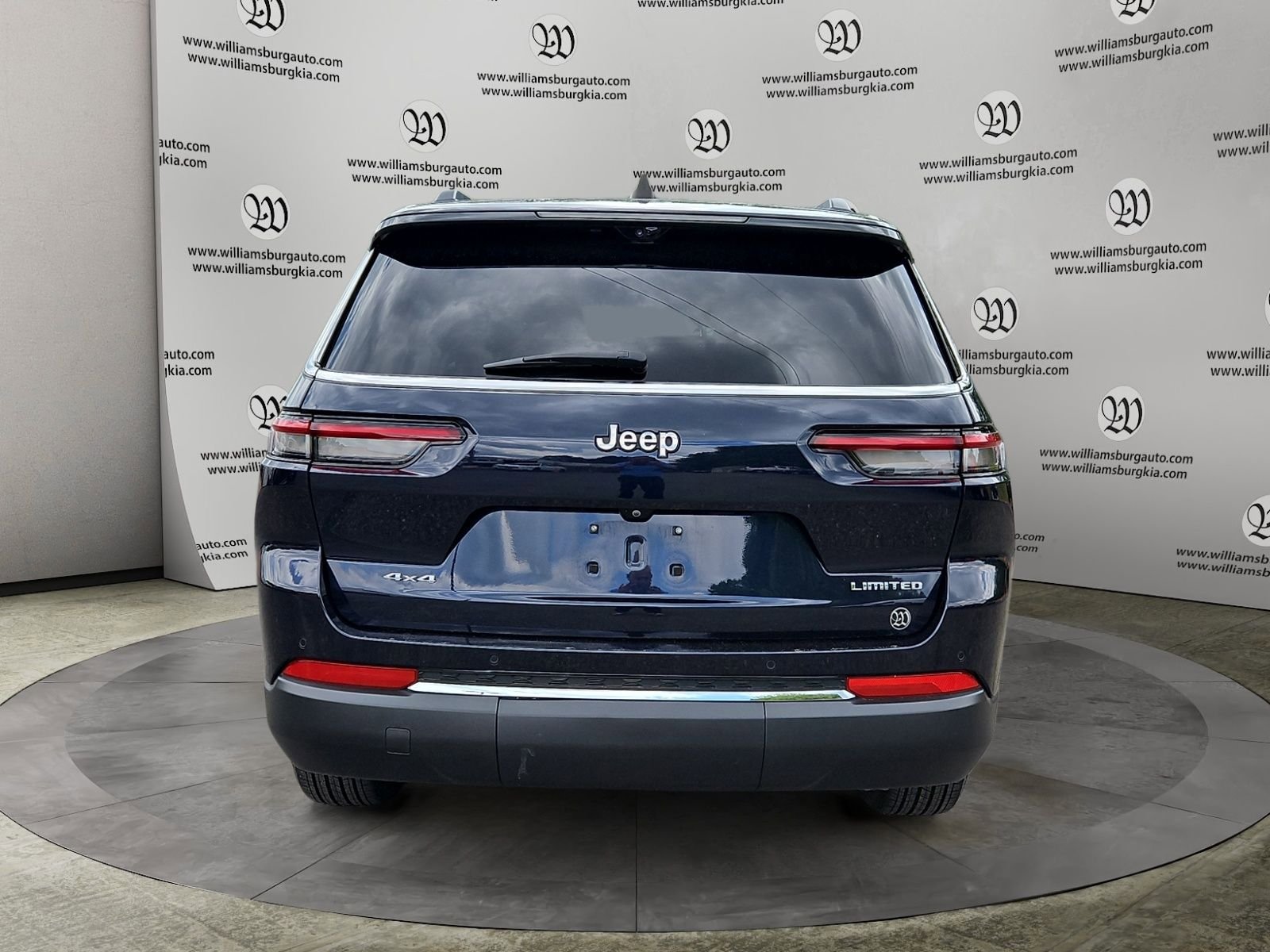 Used 2023 Jeep Grand Cherokee L Limited w/ Luxury Tech Group II AWD/4WD image 4