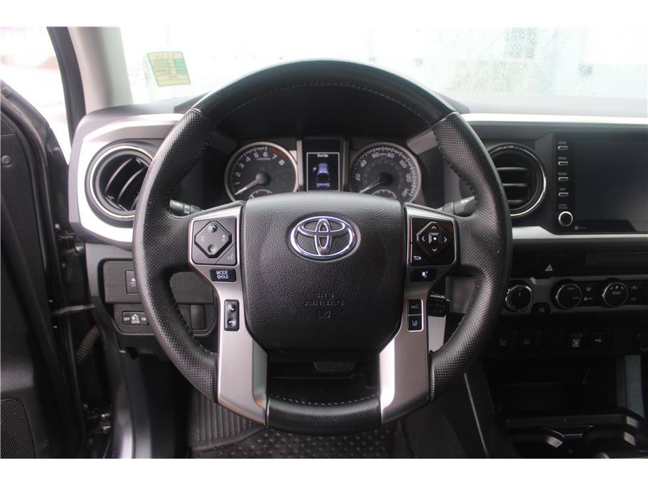 Used 2022 Toyota Tacoma SR5 w/ Technology Package AWD/4WD image 17