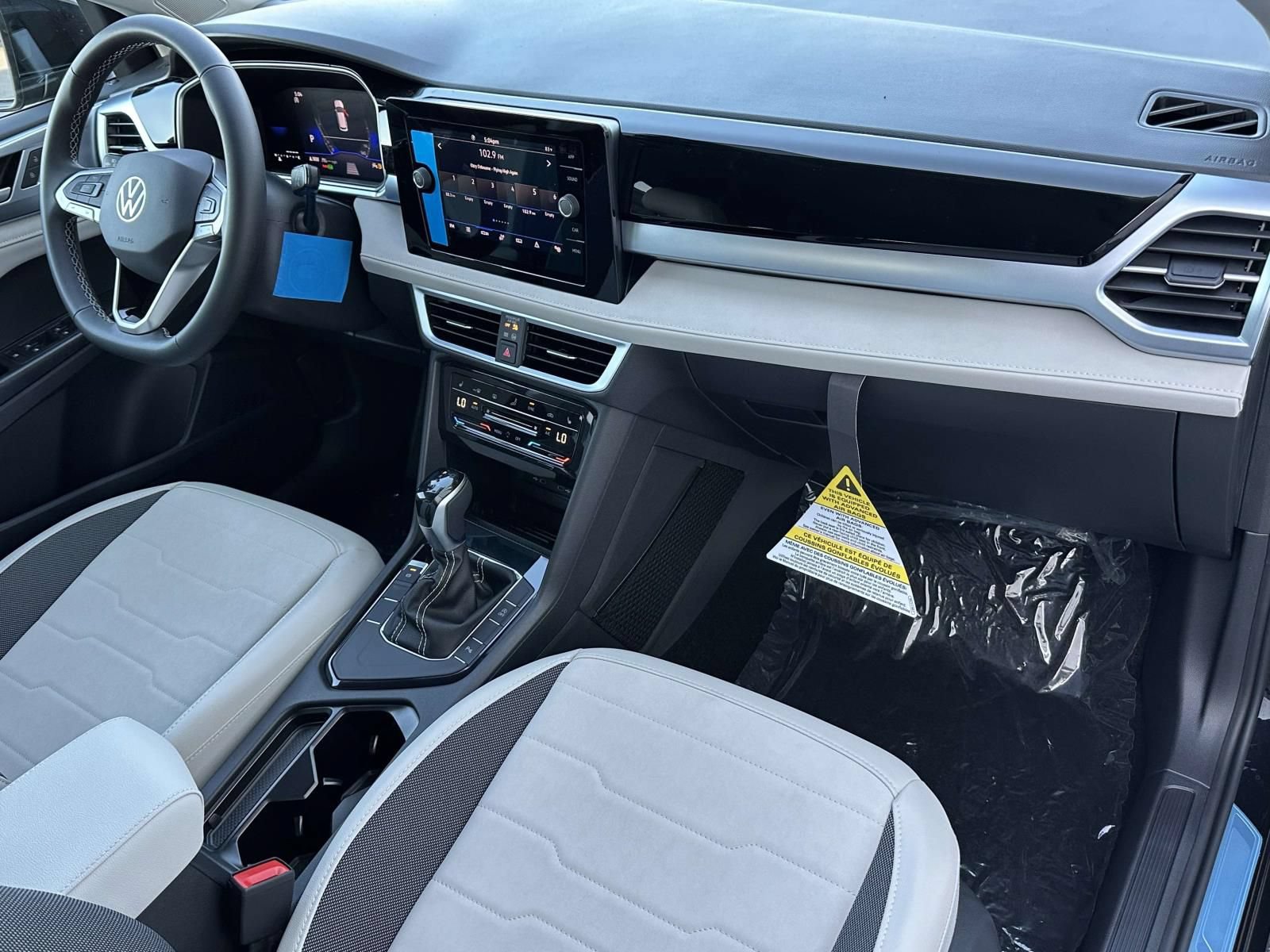 New 2026 Volkswagen Taos SE FWD image 12