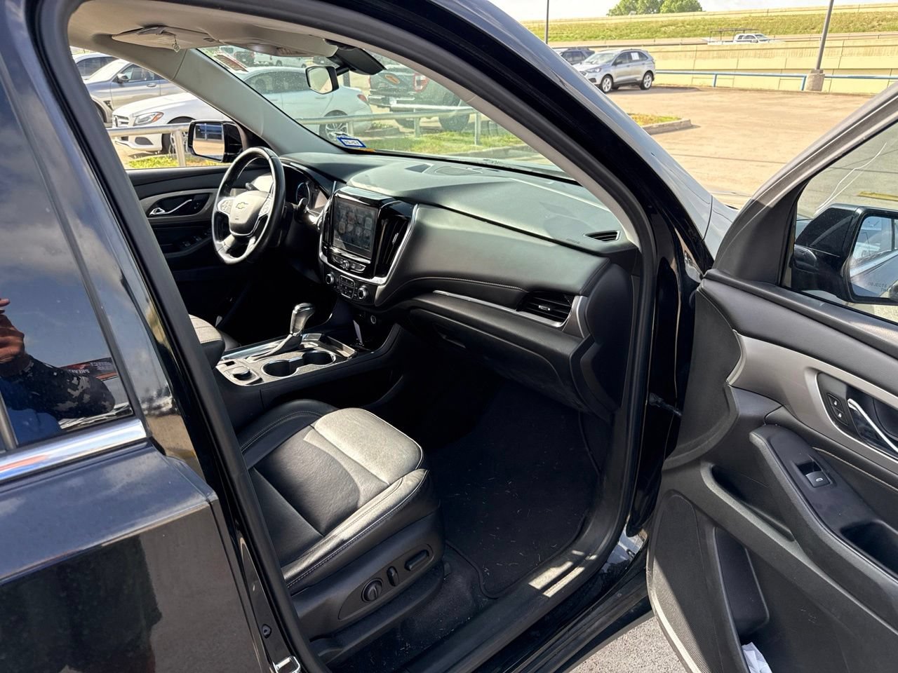 Used 2019 Chevrolet Traverse LT FWD image 15