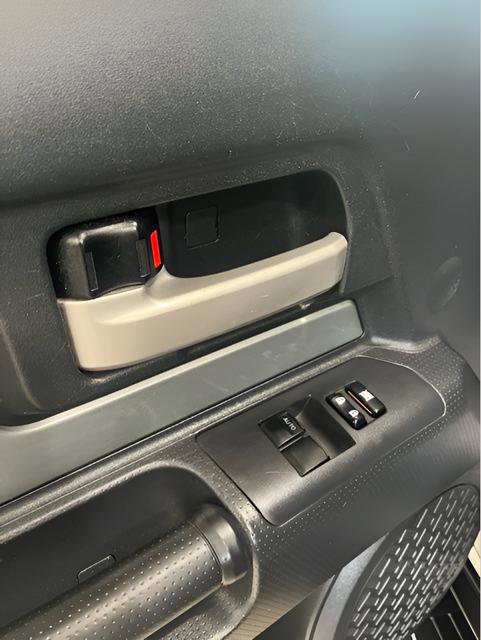 Used 2012 Toyota FJ Cruiser 4WD image 11