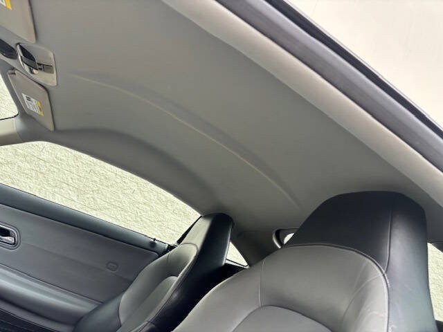 Used 2007 Chrysler Crossfire Limited RWD image 10