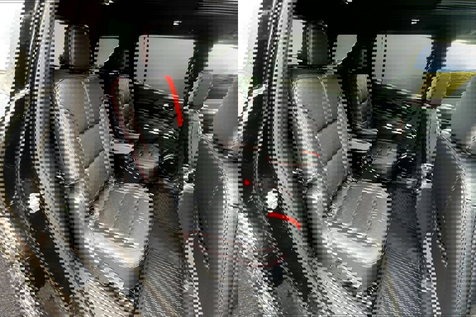 Used 2025 Chevrolet Traverse RS w/ LPO, Floor Liner Package image 16