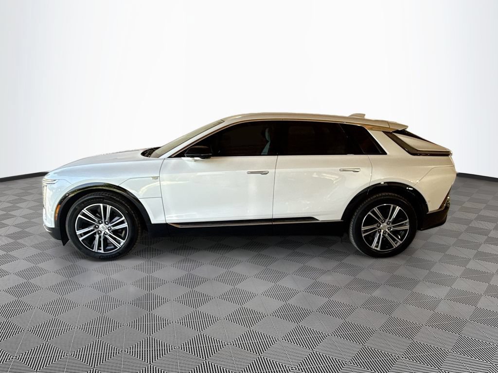 Used 2024 Cadillac Lyriq Luxury RWD image 9