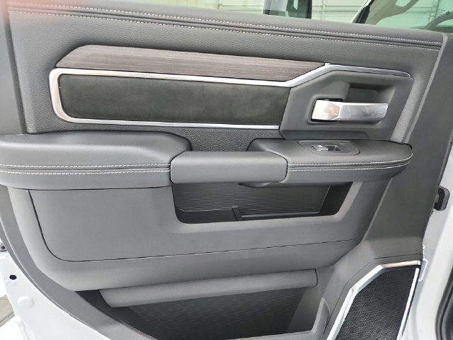 New 2026 RAM 2500 Laramie AWD/4WD image 44