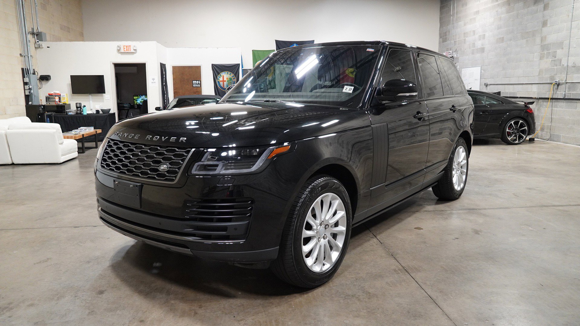 Used 2022 Land Rover Range Rover image 14