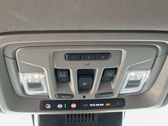 Used 2025 GMC Sierra 2500 Denali w/ Technology Package AWD/4WD image 18