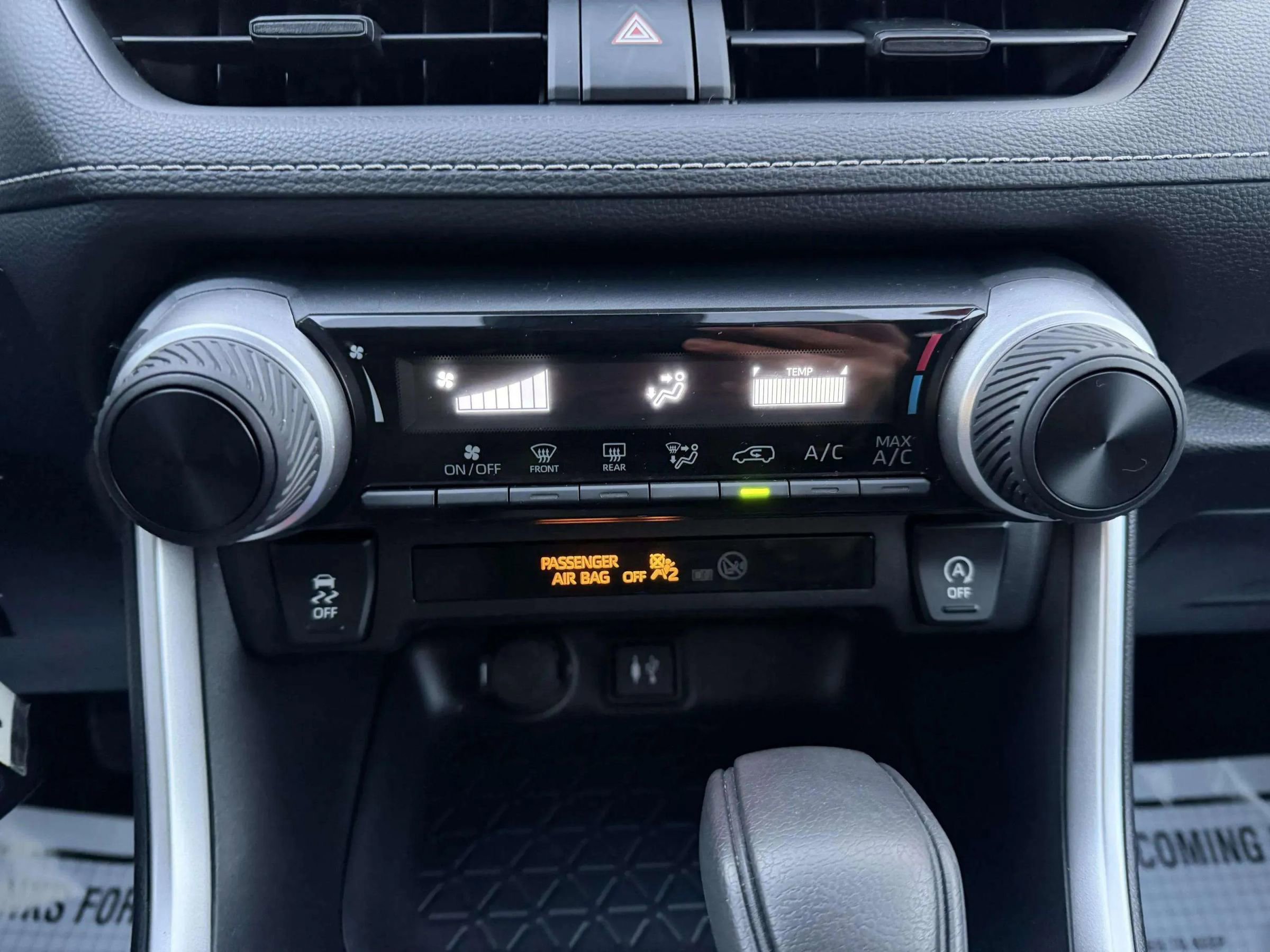 Used 2019 Toyota RAV4 LE image 31