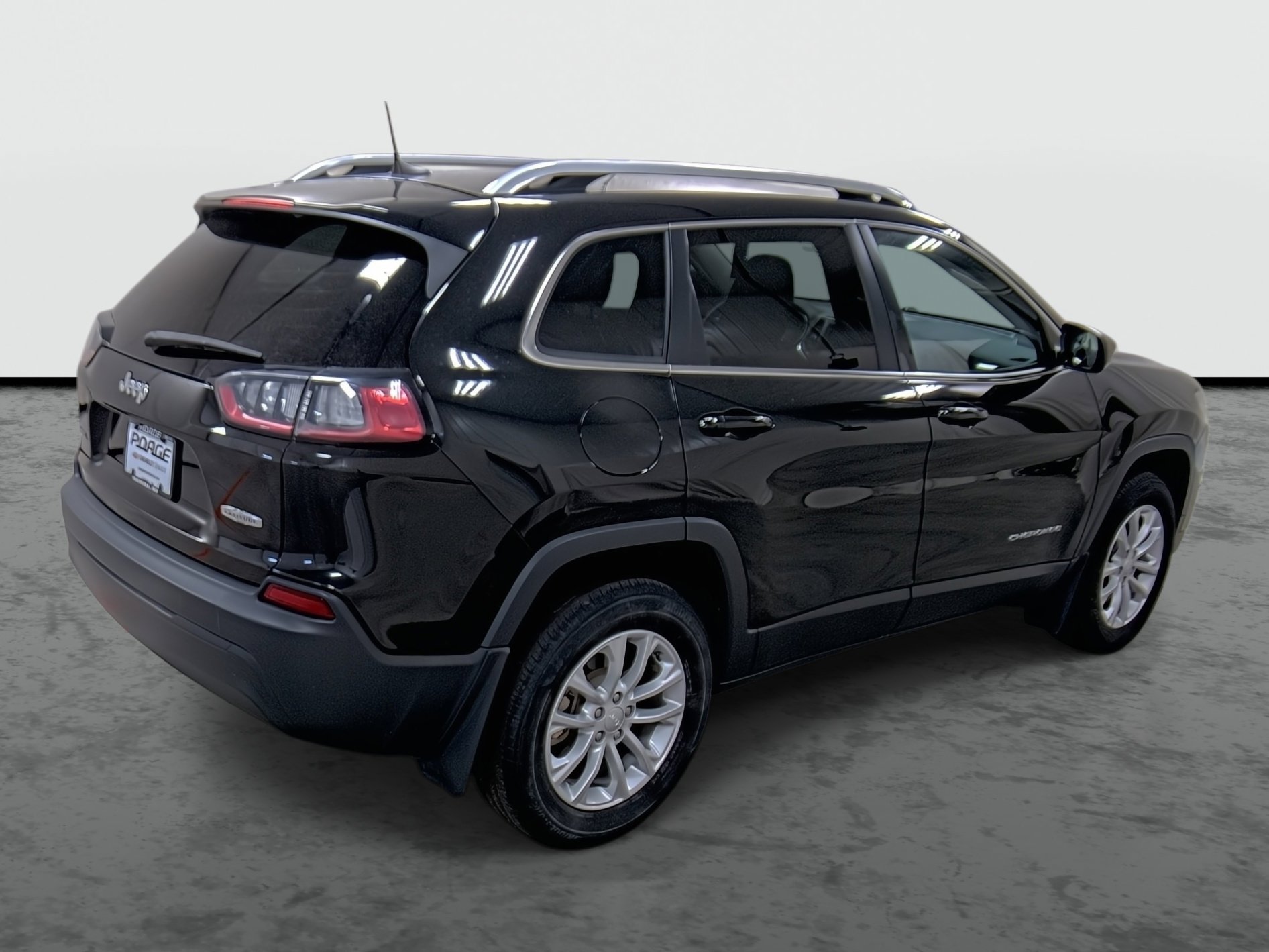 Used 2019 Jeep Cherokee Latitude w/ Cold Weather Group image 4