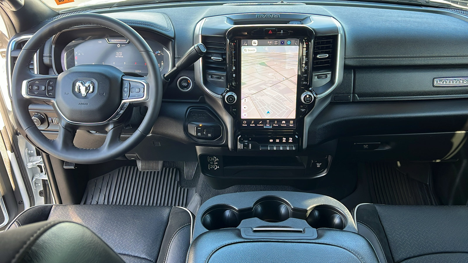 Used 2025 RAM 2500 Laramie AWD/4WD image 17