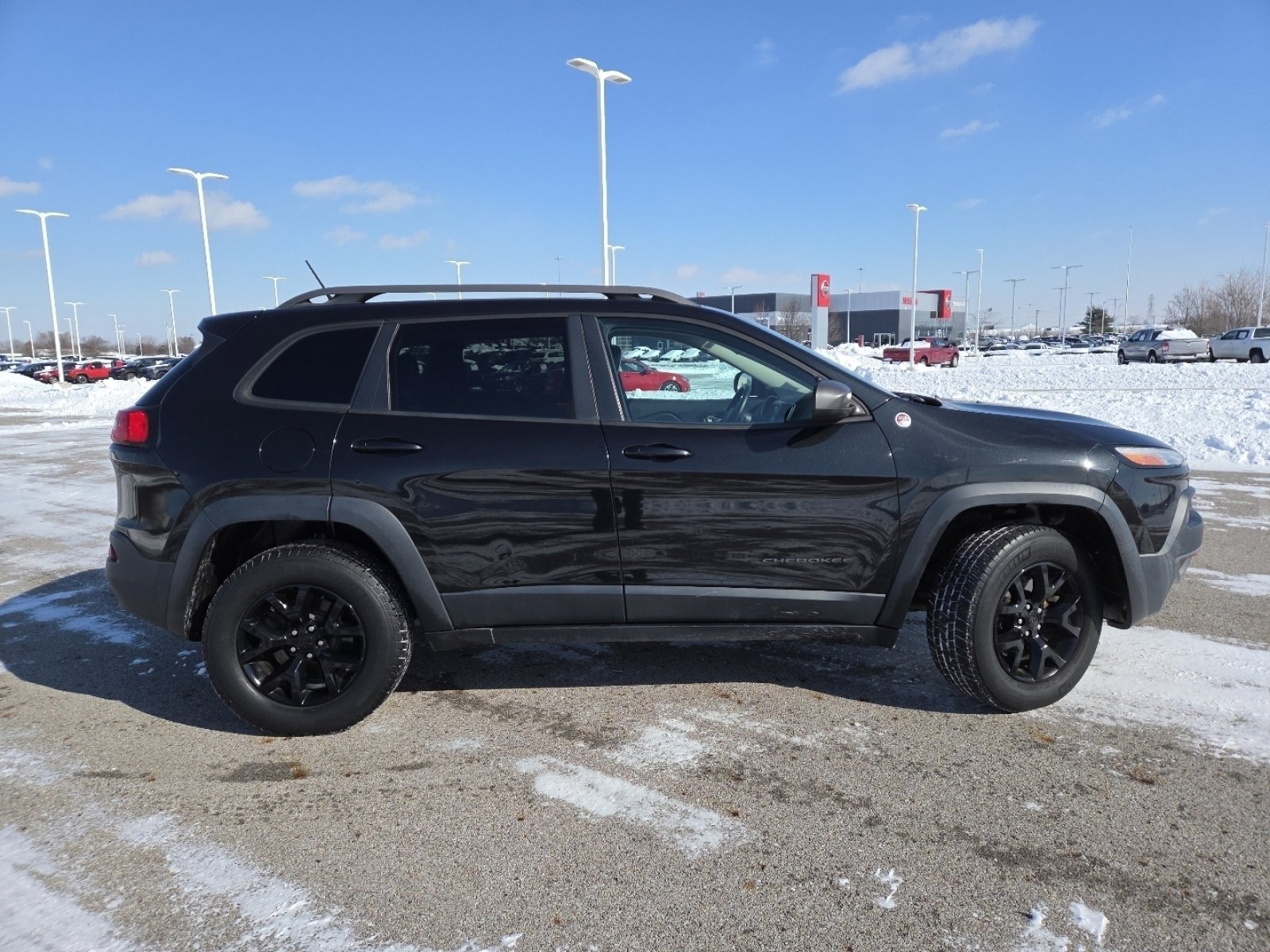 Used 2015 Jeep Cherokee Trailhawk image 17