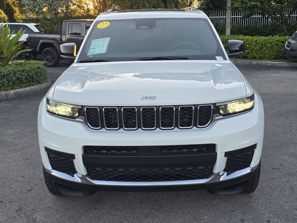 Used 2025 Jeep Grand Cherokee L Laredo image 10