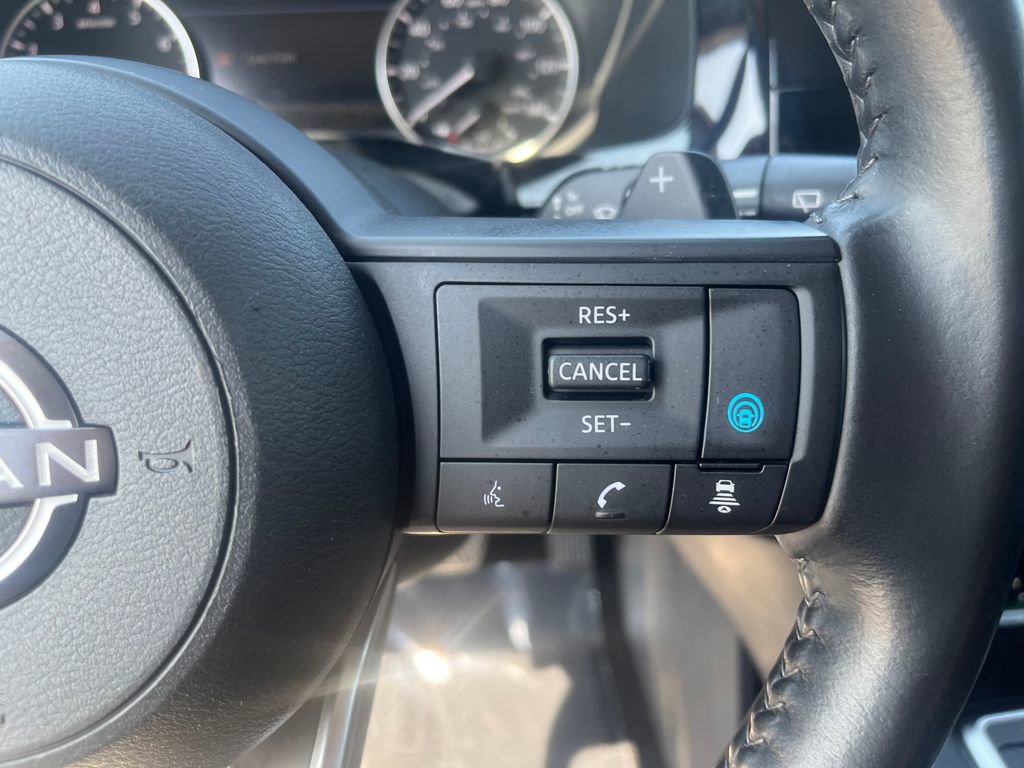 Used 2025 Nissan Pathfinder SV AWD/4WD image 30