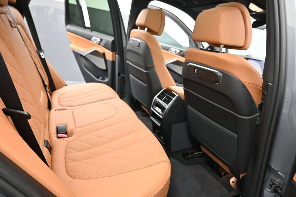 New 2026 BMW X5 xDrive40i AWD/4WD image 19