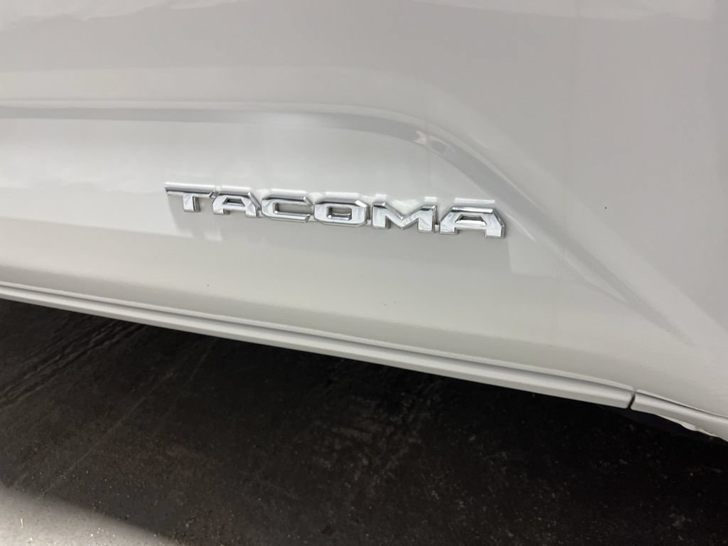 Used 2024 Toyota Tacoma SR5 AWD/4WD image 9
