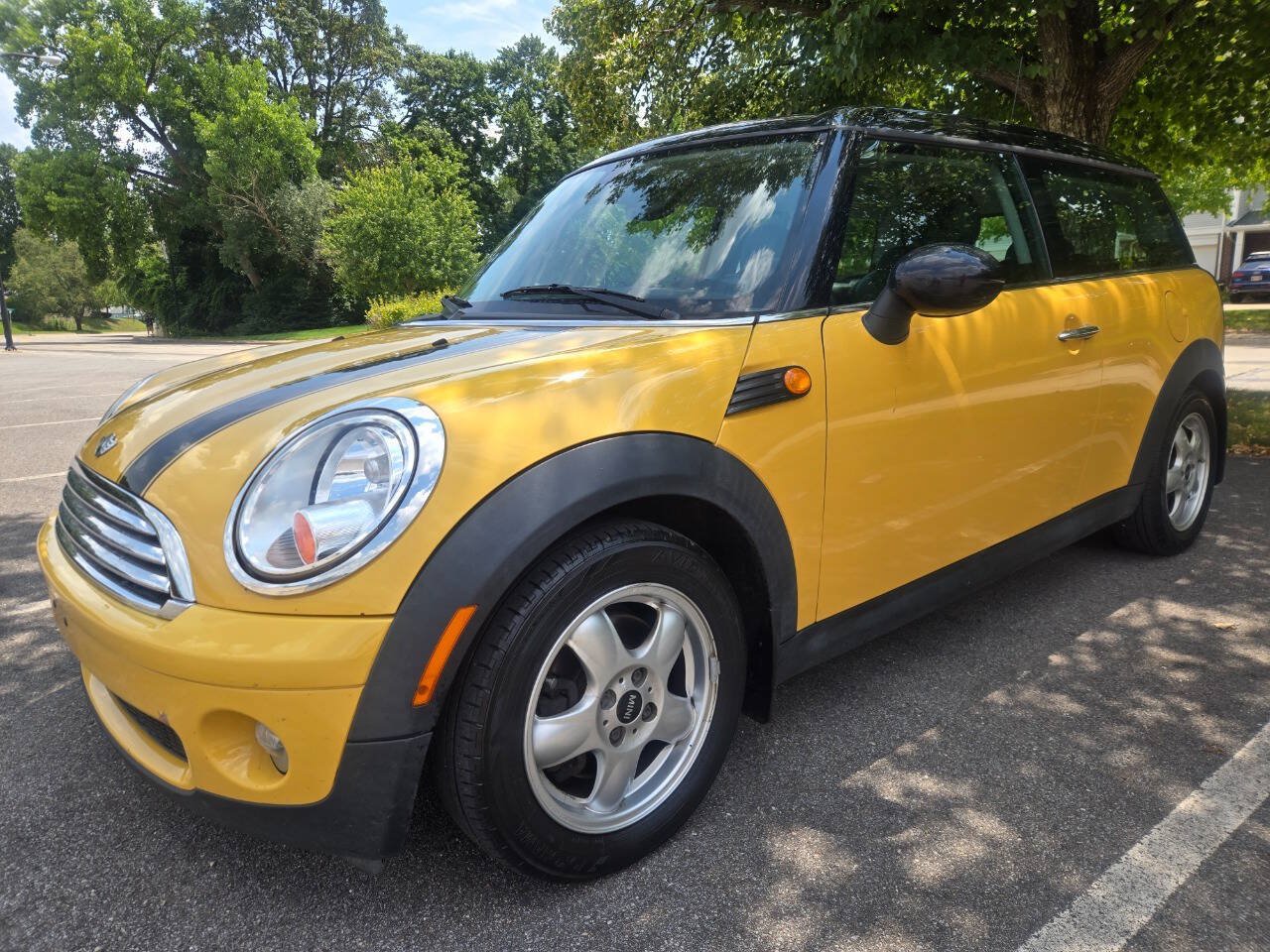 Used 2009 MINI Cooper Clubman Hardtop FWD image 2
