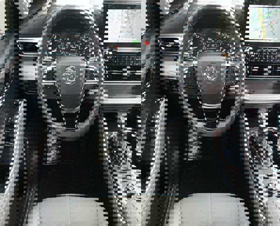 Used 2022 Toyota Highlander Platinum image 5