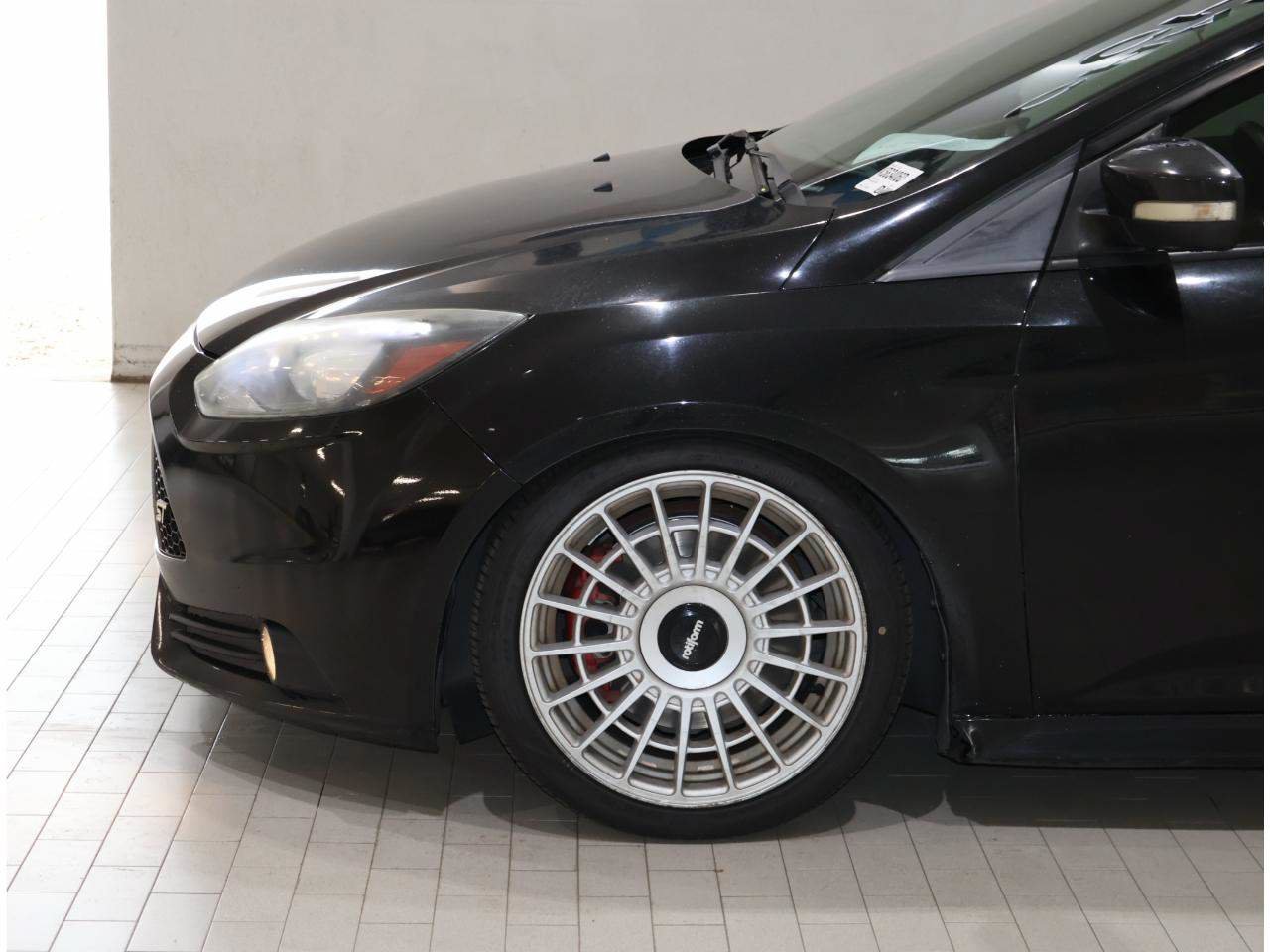 Used 2014 Ford Focus ST w/ Equipment Group 201A FWD image 4