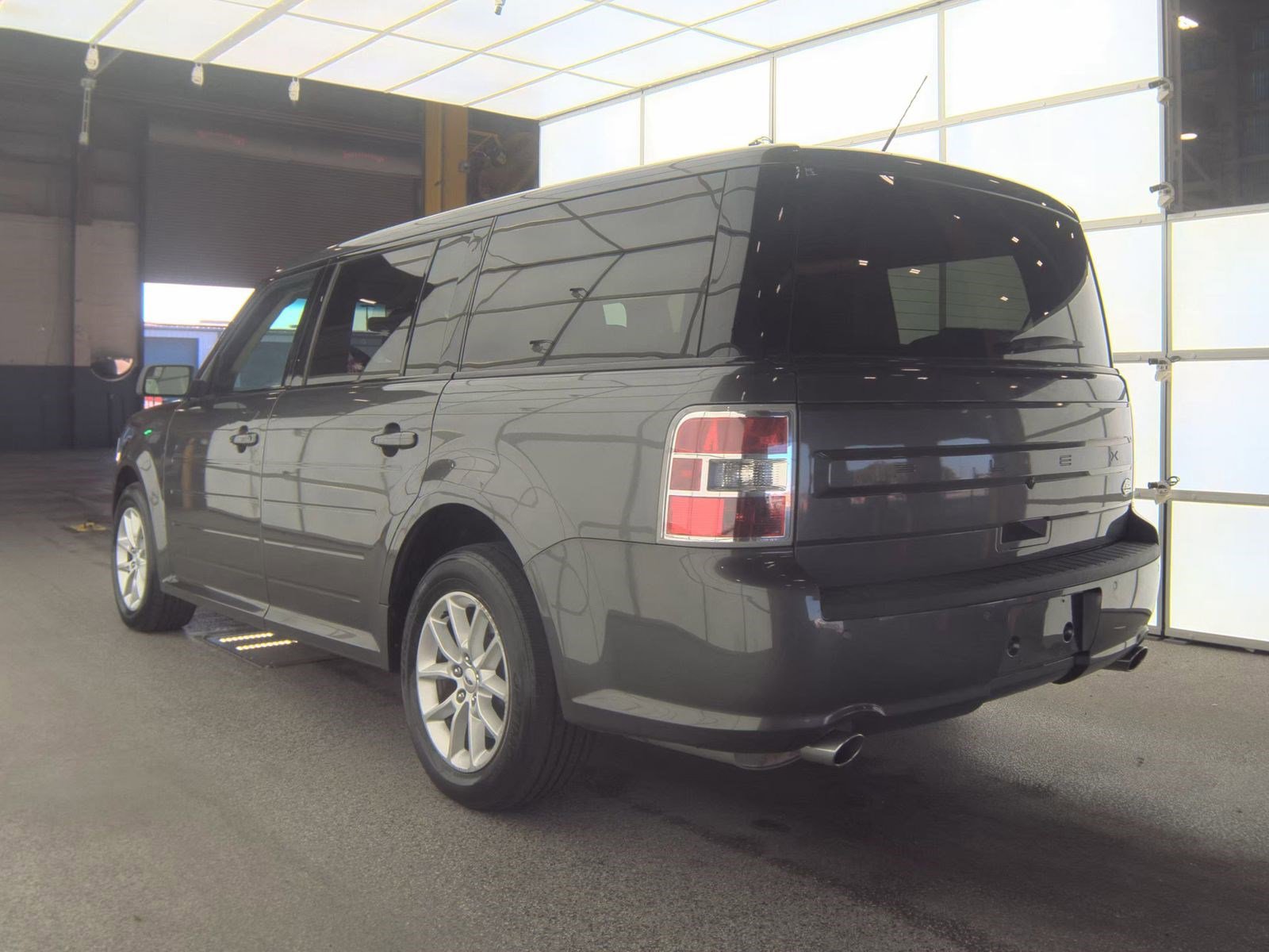 Used 2019 Ford Flex SE FWD image 6
